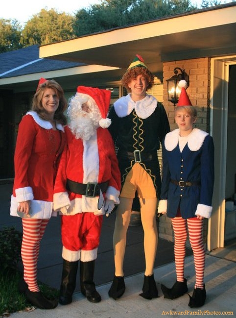 the 25 funniest family christmas portraits of all time pleated jeans
