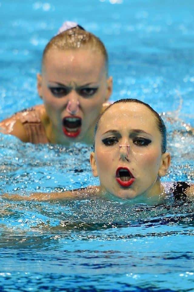The Faces of Synchronized Swimming (25 Pics)