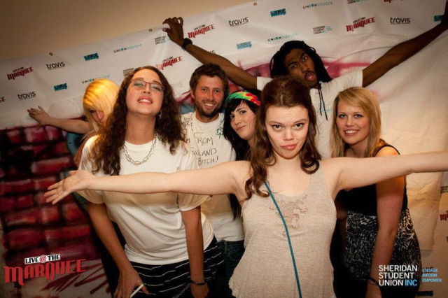 Photobomb Girl (7)