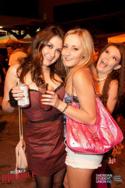 Photobomb Girl (6)