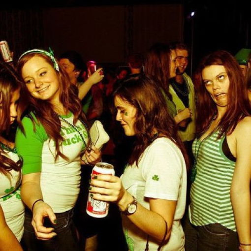 Photobomb Girl (3)