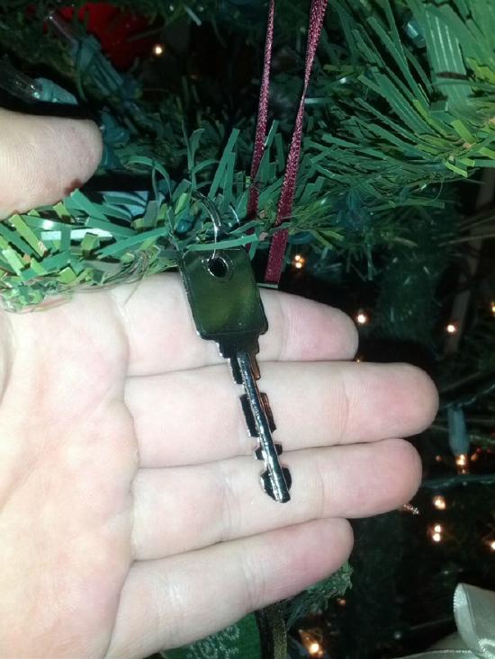 Difficult Christmas Wrapping (9)