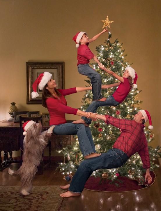 22 Funny Family Christmas Card Ideas | Pleated Jeans