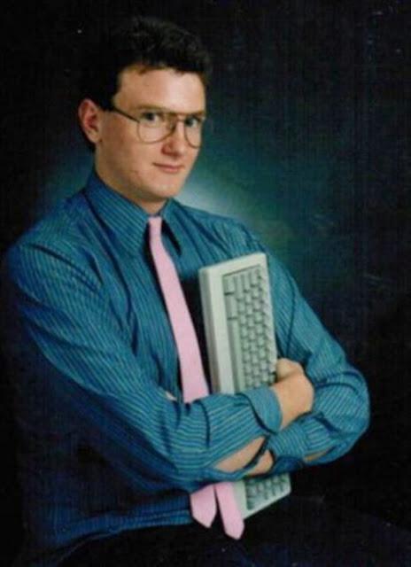 26 of the Funniest Senior Portraits of All Time | Pleated Jeans