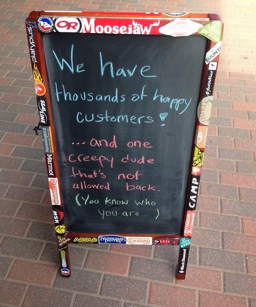 20 Funny Sidewalk Signs