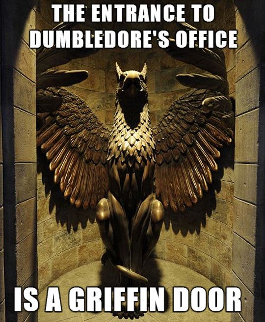funny-Dumbledore-office-griffin-statue-1