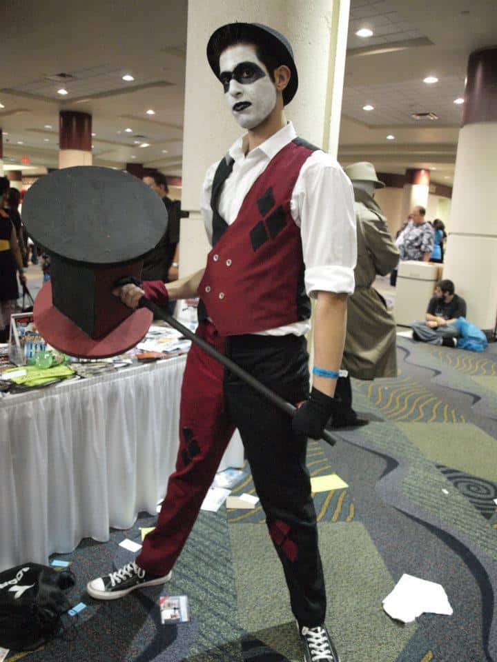 20 Men Dressed as Female Pop Culture Characters Pleated