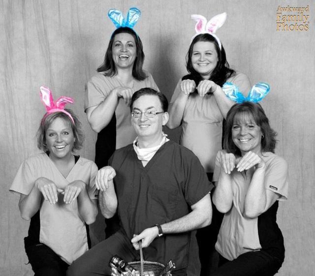 20 Funny and Awkward Group Photos Pleated Jeans