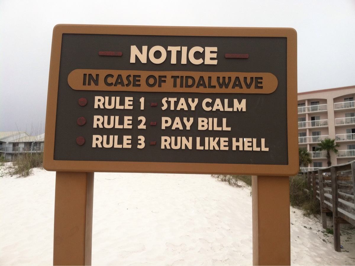 20 Funny Beach Pics That Will Make You Wish Summer Could Last Forever