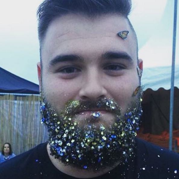 Glitter Beard Trend is Here Just in Time for the Holidays Pleated Jeans