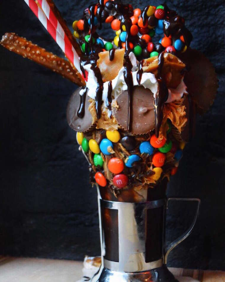 These Monstrous Milkshakes Are The Most Beautiful Things You ve Ever these-monstrous-milkshakes-are-the-most-beautiful-things-you-ve-ever